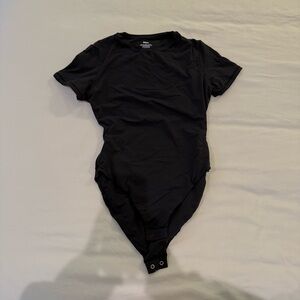 Skims fits everybody short sleeve black bodysuit